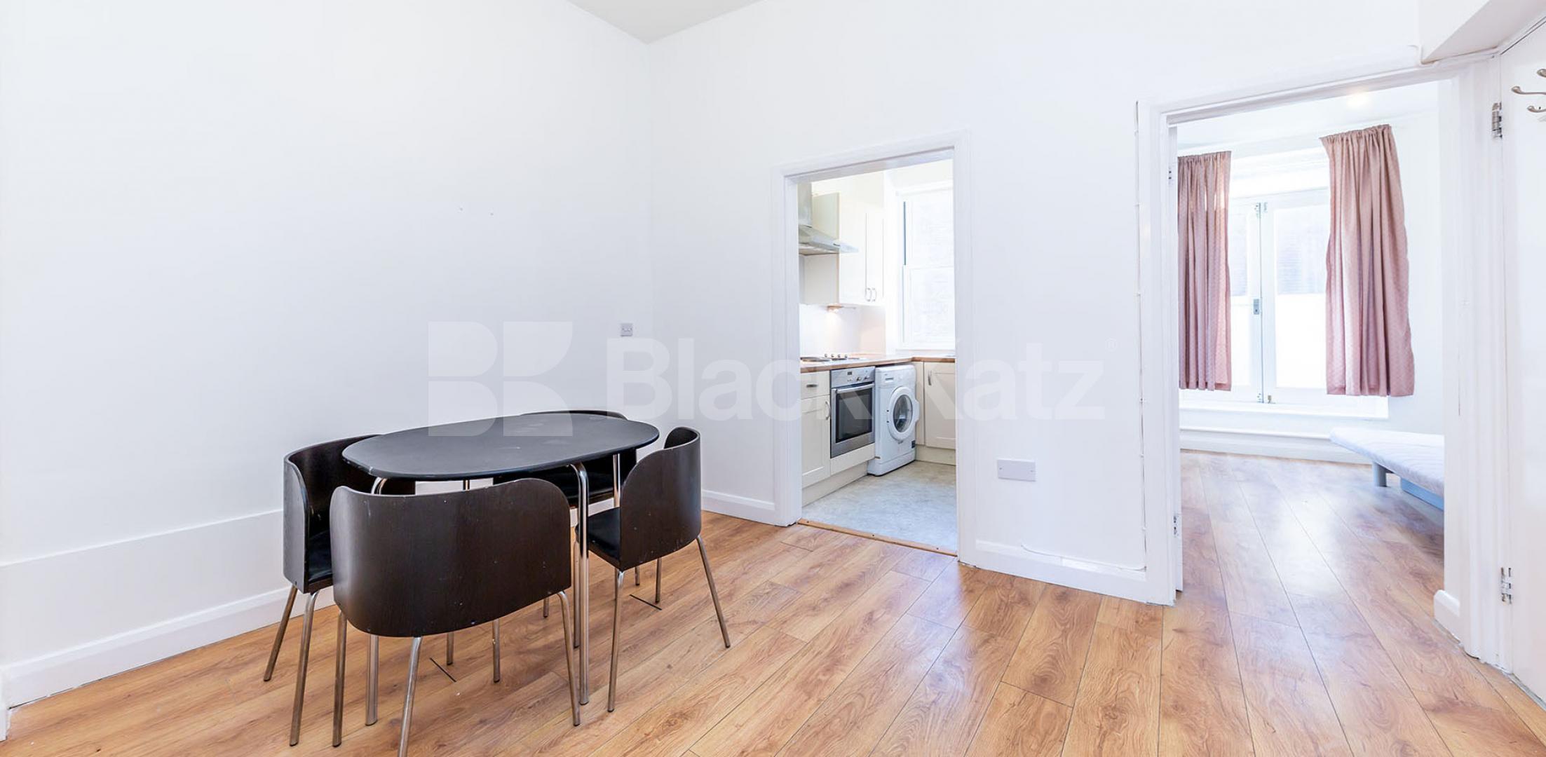 Two double bedrooms in the heart of Camden mins to Regents Park and Tube Camden High Street, Camden
